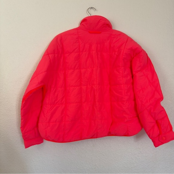 NWOT FREE PEOPLE FP MOVEMENT PIPPA PACKABLE PUFFER JACKET NEON CORAL - Picture 10 of 11